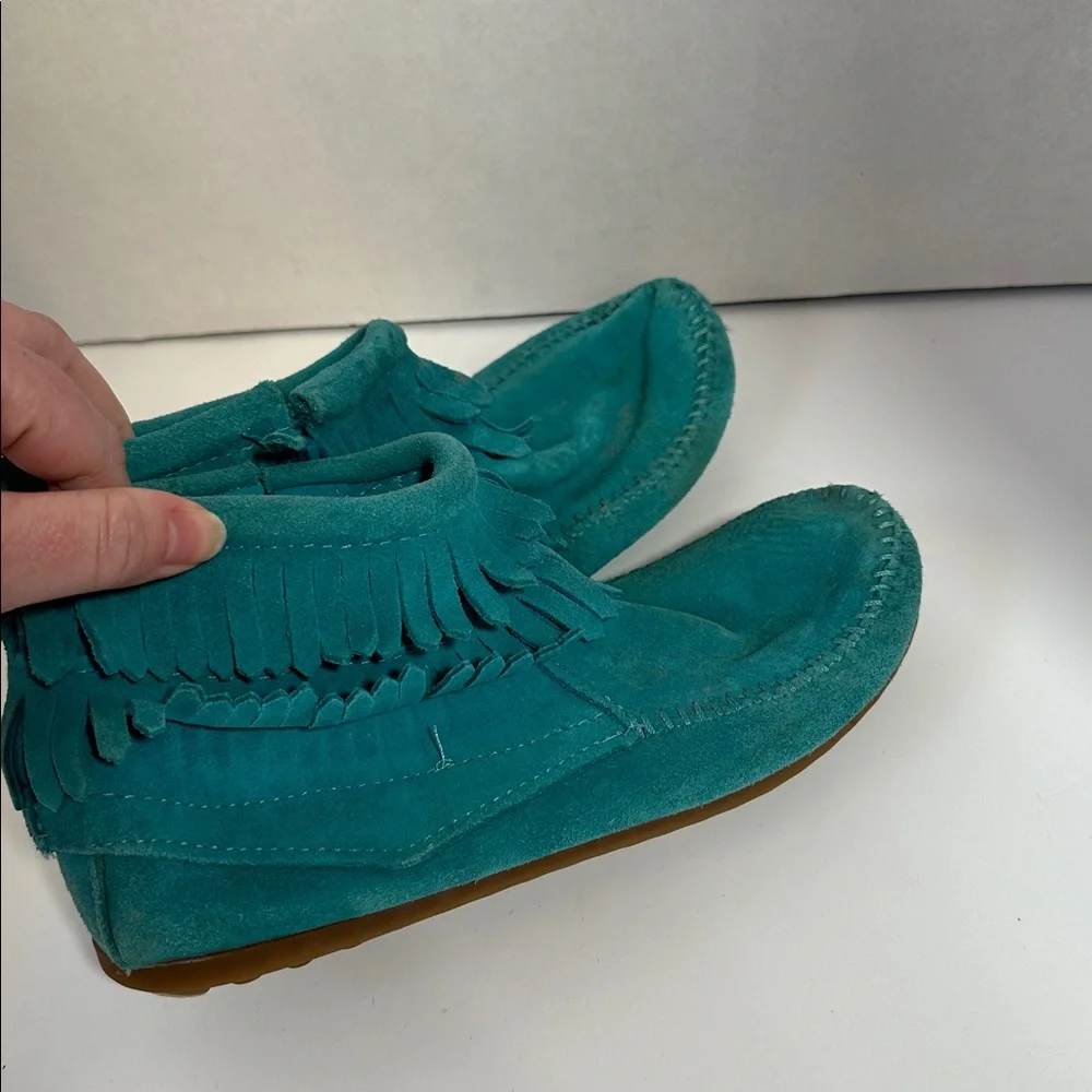 Minnetonka teal double fringe suede shoes size 3